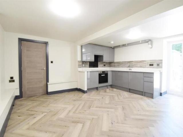 Flat for rent in Loundsley Green, East Midlands
