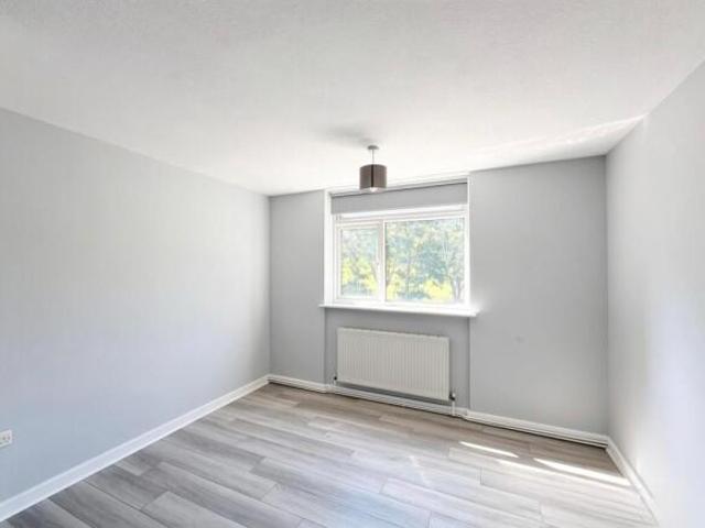 Flat for rent in Navestock Side, Essex
