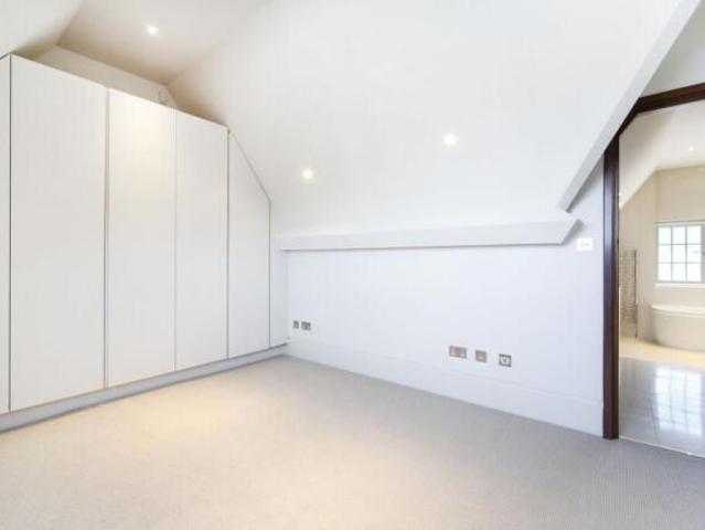 Flat for rent in Cat Hill
