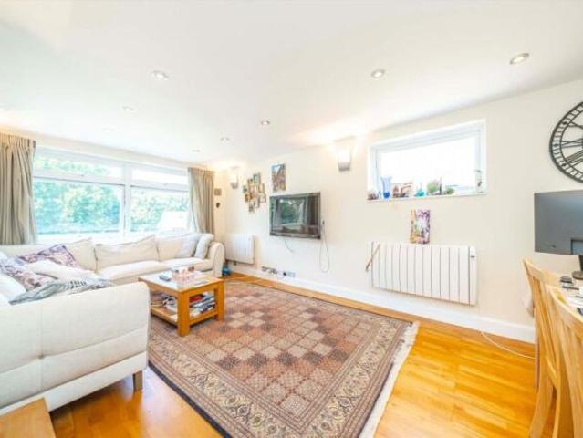 Flat for rent in Greater London