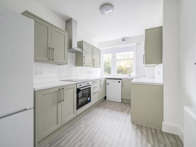 Flat for rent in Cat Hill