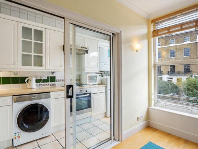 Flat for rent in Cat Hill