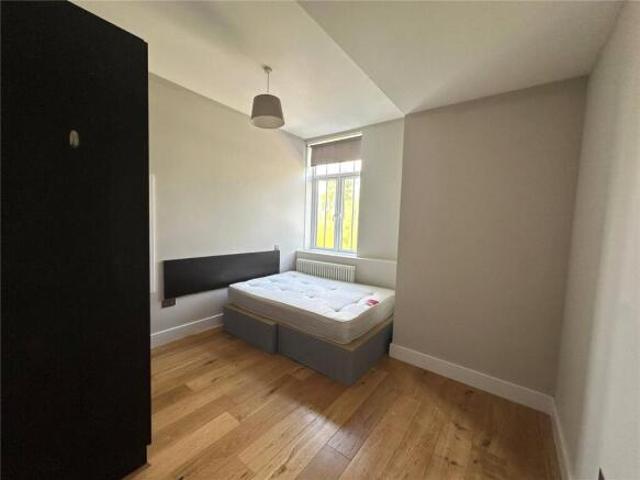 Flat for rent in Cat Hill
