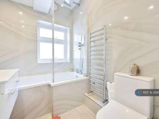Flat for rent in Cat Hill