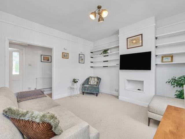 Flat for rent in Cat Hill