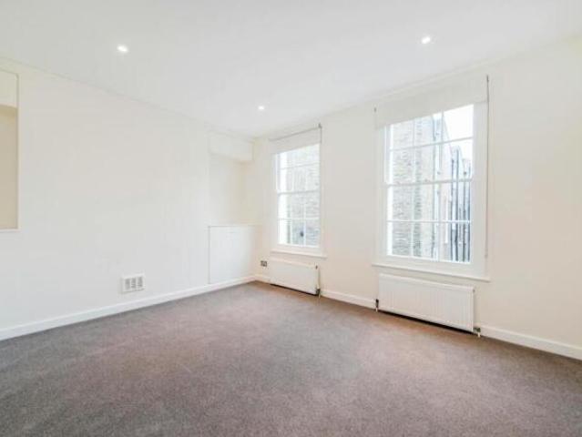 Flat for rent in Cat Hill, England