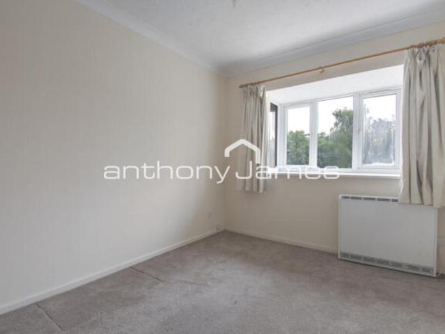 Flat for rent in Erith, Greater London