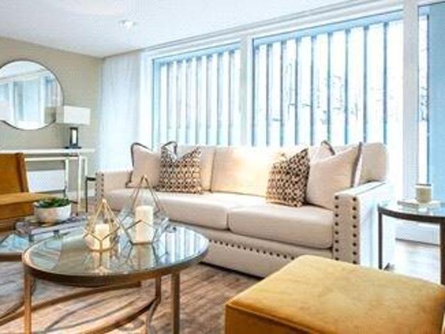 Flat for rent in Cat Hill, England