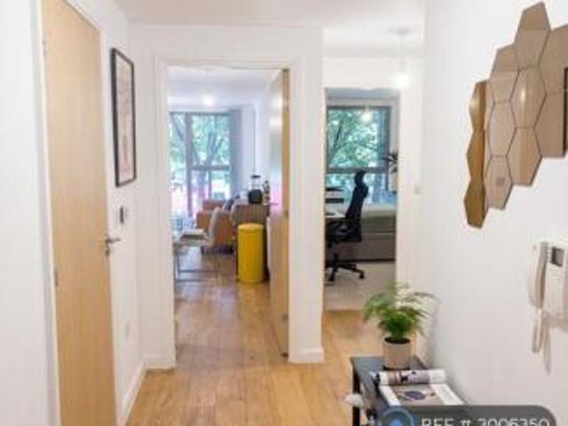 Flat for rent in Cat Hill