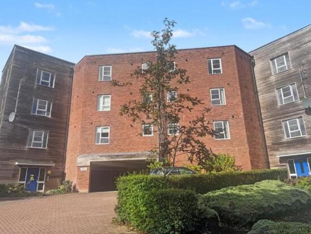 Flat for rent in Exeter, Devon and Torbay