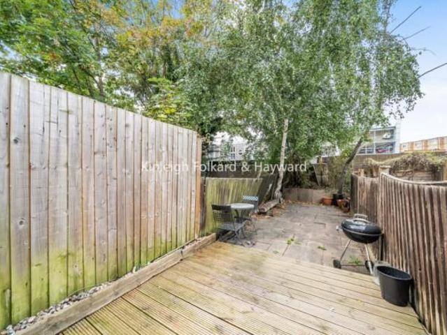 Flat for rent in Tooting Graveney, Greater London