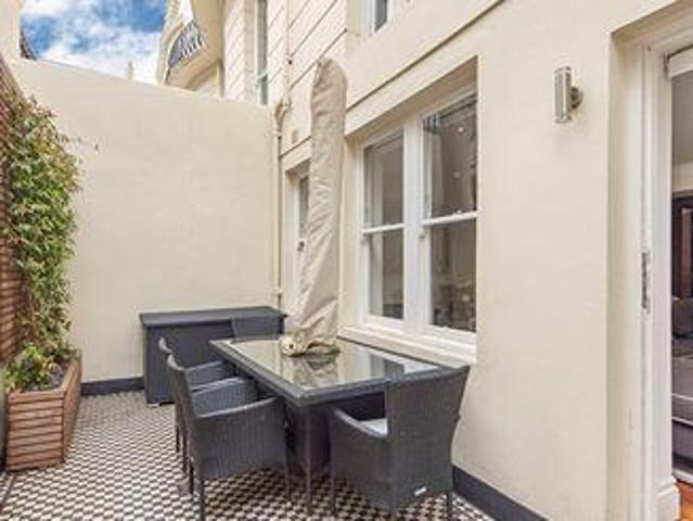 Flat for rent in Cat Hill