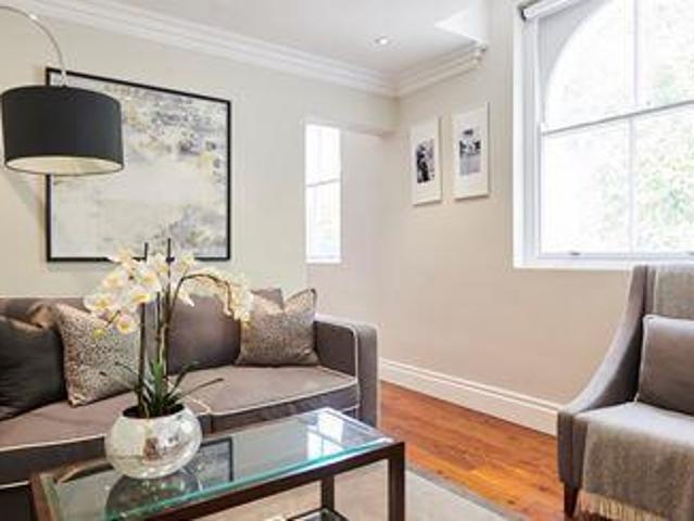 Flat for rent in Kensington, Calderstones