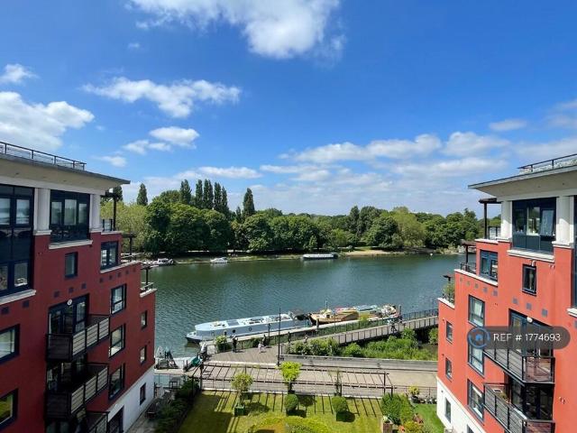 Flat for rent in Kingston Upon Thames