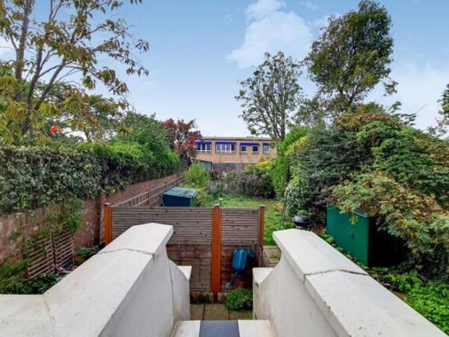 Flat for rent in Cat Hill