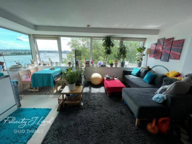 Flat for rent in Cat Hill, England