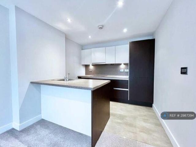 Flat for rent in Sedgley Park, Bury