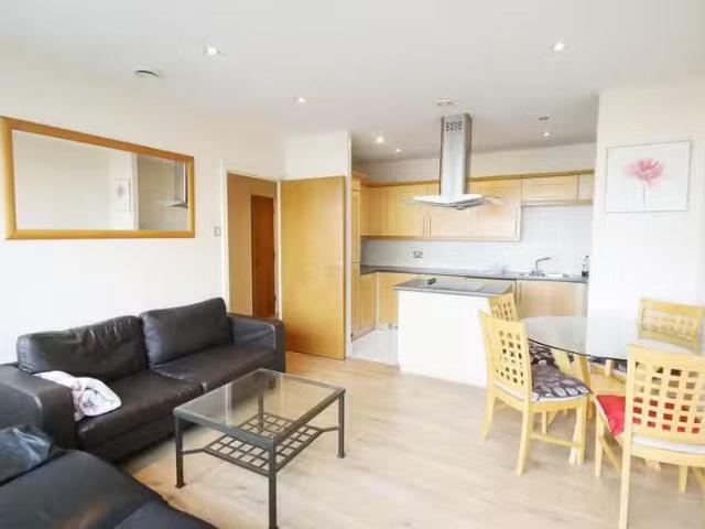 House for rent in Cat Hill, Greater London