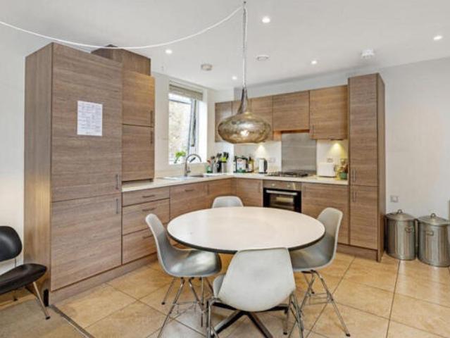 Flat for rent in Cat Hill