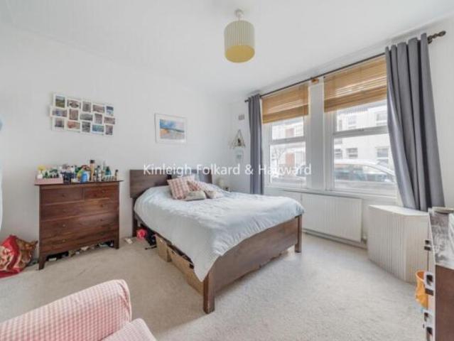 Flat for rent in Cat Hill, England