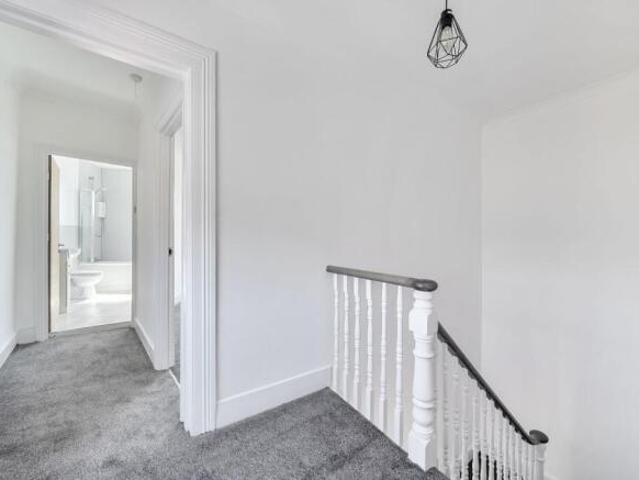 Flat for rent in Cat Hill