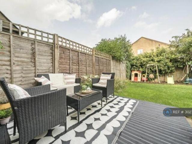 Flat for rent in Cat Hill