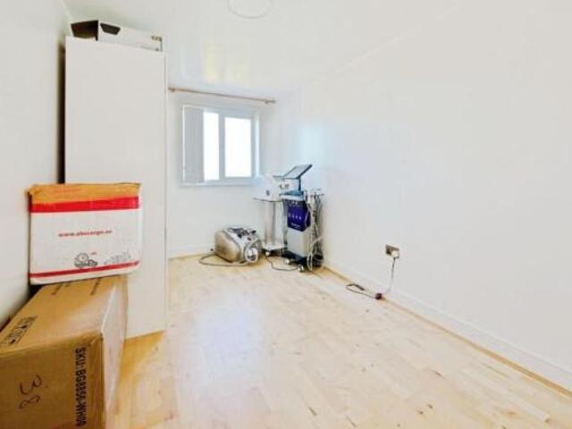 Flat for rent in Cat Hill
