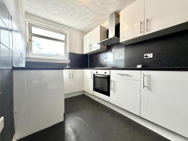 Flat for rent in Craigend, Scotland