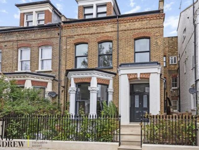 Flat for rent in Cat Hill