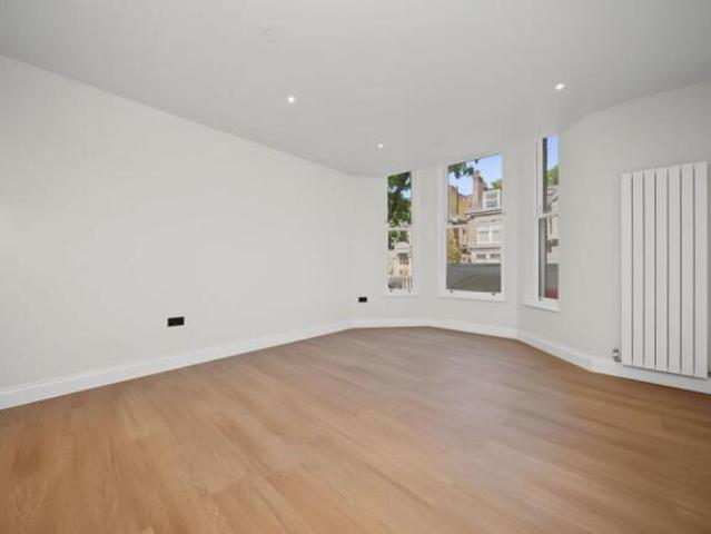 Flat for rent in Cat Hill