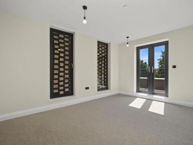Flat for rent in Cat Hill