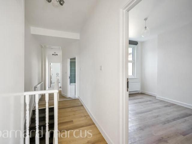 Flat for rent in London Borough of Ealing, Greater London