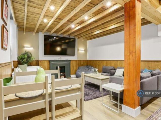 Flat for rent in Cat Hill