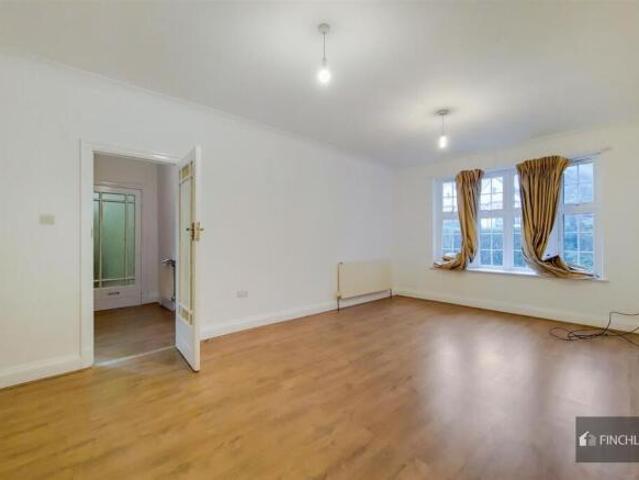 Flat for rent in Golders Green, Greater London
