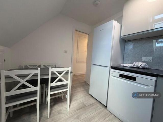 Flat for rent in Cat Hill