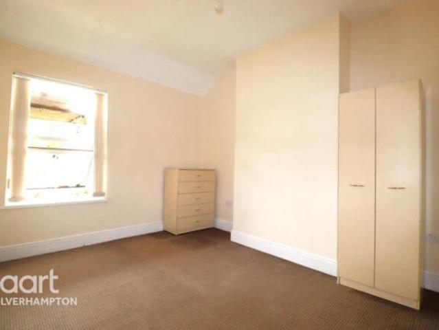 Flat for rent in Goldthorn Hill, Penn