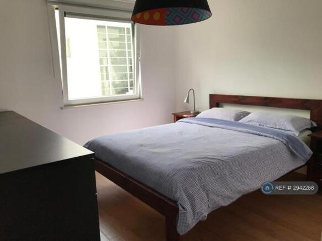 Flat for rent in Cat Hill