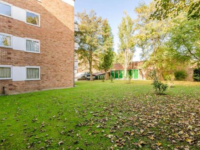 Flat for rent in Greater London