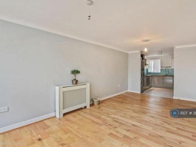 Flat for rent in Cat Hill