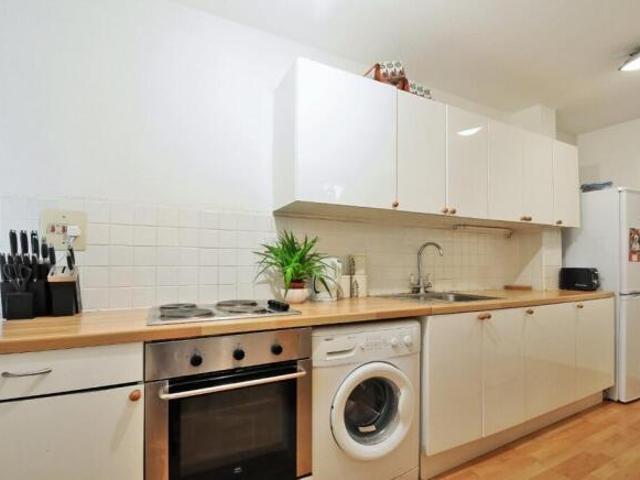 Flat for rent in Cat Hill