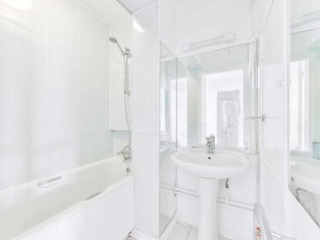 Flat for rent in Cat Hill