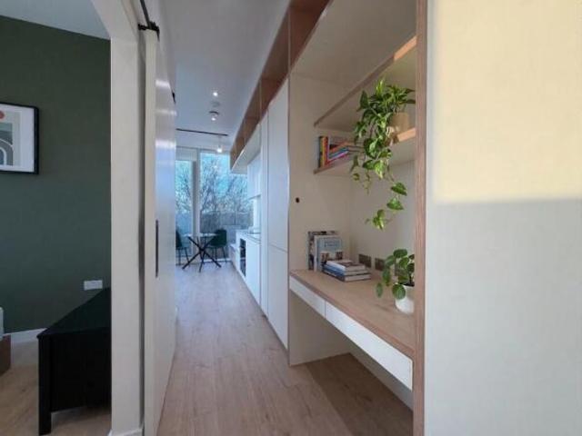 Flat for rent in Cat Hill
