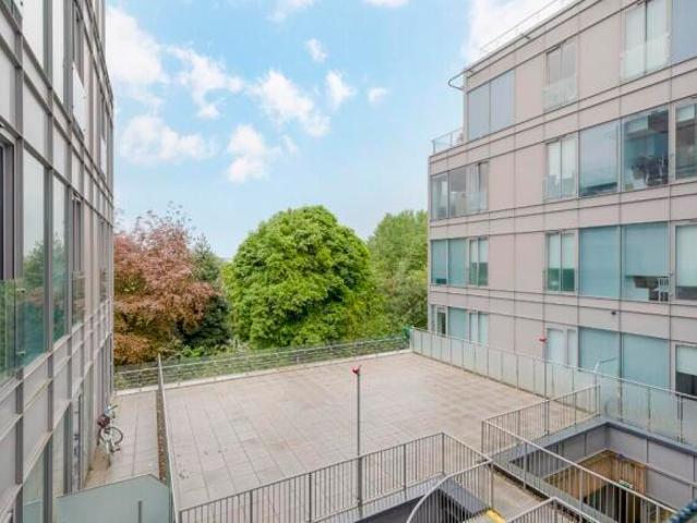 Flat for rent in Cat Hill