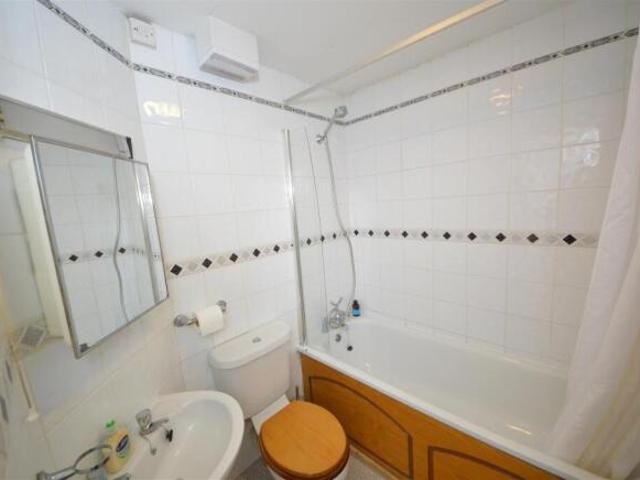 Flat for rent in Cat Hill