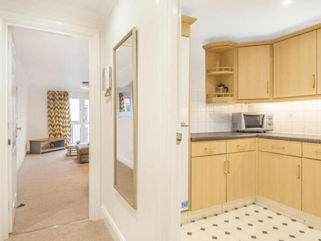 Flat for rent in Acton, Greater London