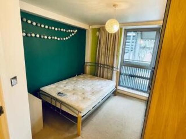 Flat for rent in Cat Hill, England