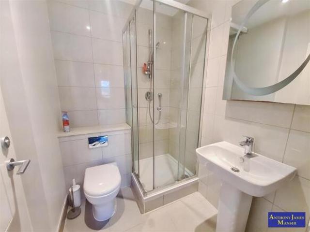 Flat for rent in Isleworth, Greater London