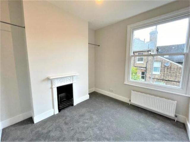 Flat for rent in St James, Sandown Park