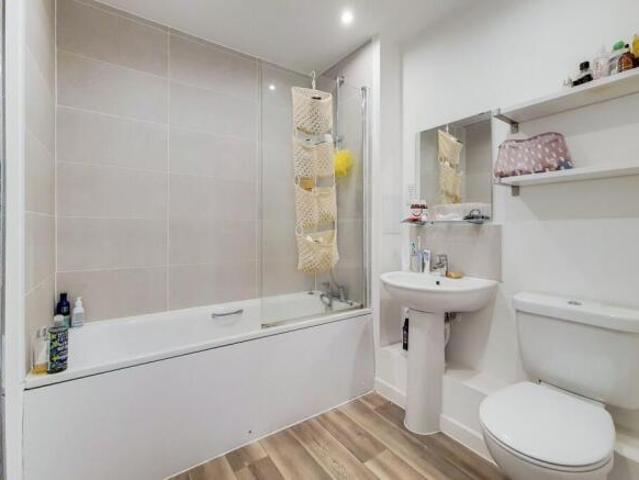 Flat for rent in London Borough of Sutton, Greater London