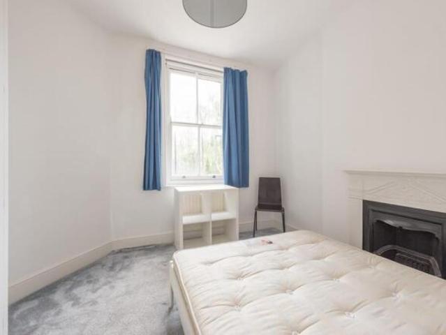 Flat for rent in Cat Hill